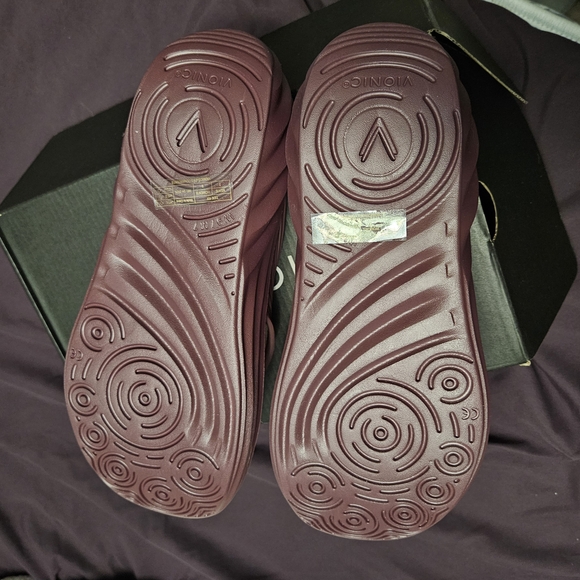 Vionic Women's Sandals in Burgundy and Beige - Picture 2 of 4